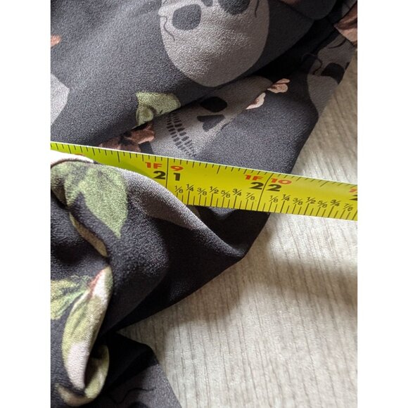 Torrid Womens Floral & Skull Print Long Sleeve Blouse Top Size 4 - Picture 7 of 7